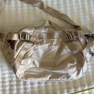 ATHLETA CLASSIC NYLON SPORTY Beige Belt Bag